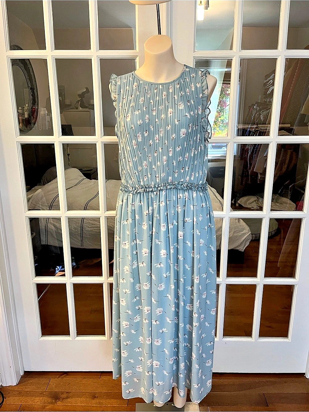 UNIQUE21 Floral Pleated Maxi Dress in Blue & Pink Size 10 fully lined
